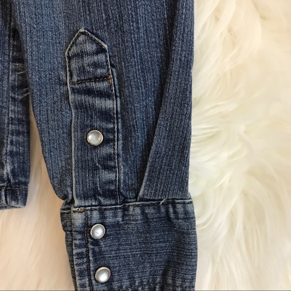 Levi’s Kids Jean Shirt. Size 6/6X - Picture 5 of 5